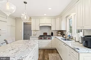 1 Broadacre Ct, Mount Laurel, NJ 08054 - Photo 17