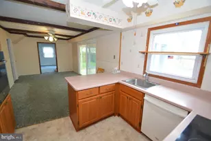 8 Holton Ln, Willingboro, NJ 08046 - Photo 5