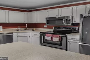 2506A Sussex Ct, Mount Laurel, NJ 08054 - Photo 5