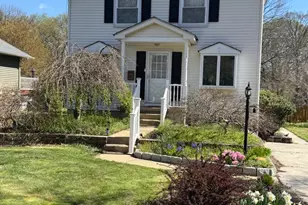 431 N Forklanding Rd, Maple Shade, NJ 08052 - Photo 1