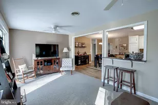 32 Finchley Ct, Southampton, NJ 08088 - Photo 13