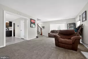 42 Plumtree Ln, Willingboro, NJ 08046 - Photo 3