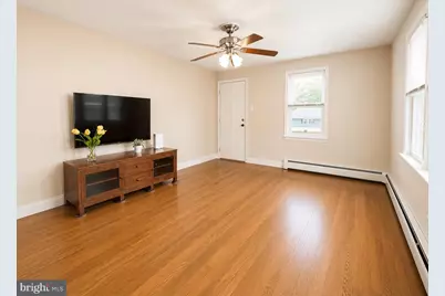 28 W Center Avenue, Maple Shade, NJ 08052 - Photo 7