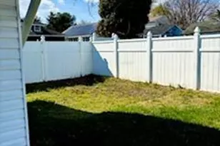 8 Illinois Ave, Burlington, NJ 08016 - Photo 11