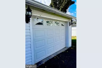 8 Illinois Avenue, Burlington, NJ 08016 - Photo 5