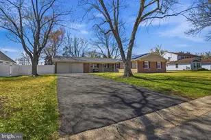 15 Club Ridge Ln, Willingboro, NJ 08046 - Photo 3