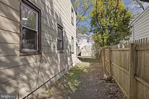 65 Mary St, Bordentown, NJ 08505 - Photo 31