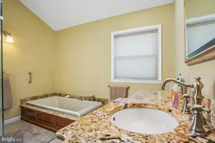 37 N Lakeside Dr W, Medford, NJ 08055 - Photo 15