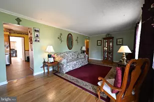 613 Wallace Ave, Florence, NJ 08554 - Photo 3