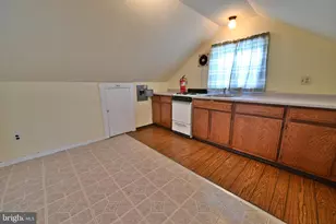 438 W 3rd St, Florence, NJ 08518 - Photo 25