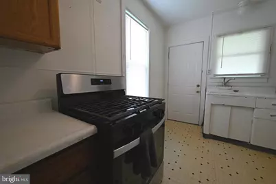 438 W 3rd Street, Florence, NJ 08518 - Photo 5