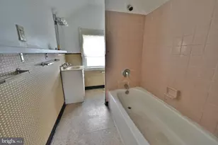 438 W 3rd St, Florence, NJ 08518 - Photo 23