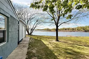 6 Wharf St, Beverly, NJ 08010 - Photo 3