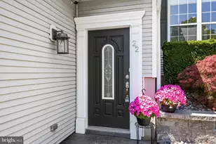22 Tomahawk Dr, Burlington, NJ 08016 - Photo 5