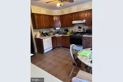 24 Bordenshire Drive, Bordentown, NJ 08505 - Photo 3