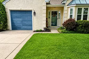 965 Larkspur Pl N, Mount Laurel, NJ 08054 - Photo 1