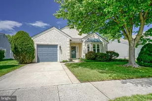 965 Larkspur Pl N, Mount Laurel, NJ 08054 - Photo 1