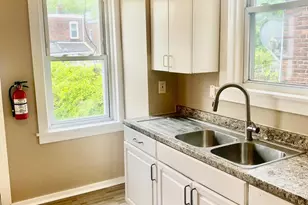 65 Railroad Ave, Florence, NJ 08554 - Photo 5