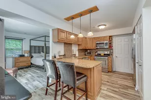 255 Burnam Wood Dr, Mount Laurel, NJ 08054 - Photo 9