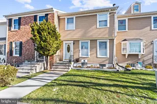 44 Carriage Stop Pl, Florence, NJ 08518 - Photo 1