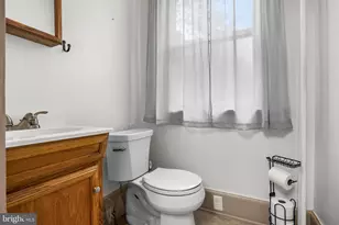 54 Warren St, Beverly, NJ 08010 - Photo 9