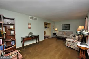 102 Holiday Ct, Mount Laurel, NJ 08054 - Photo 19