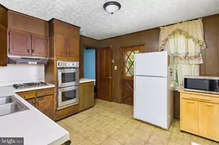 105 Prince St, Bordentown, NJ 08505 - Photo 19