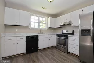 7 Adam Ct, Mount Holly, NJ 08060 - Photo 11