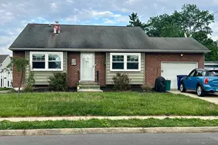 15 Sweetbriar Ln, Bordentown, NJ 08505 - Photo 1