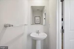 24 Wendowski St, Beverly, NJ 08010 - Photo 17
