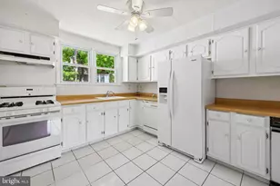 401 Lake Dr, Mount Holly, NJ 08060 - Photo 7