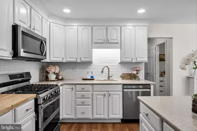 8 Yorkshire Drive, Medford, NJ 08055 - Photo 11