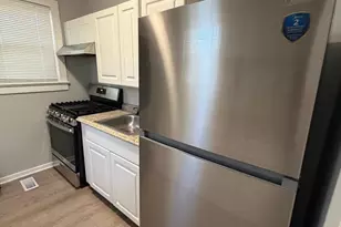 818 W 2nd St, Florence, NJ 08518 - Photo 3