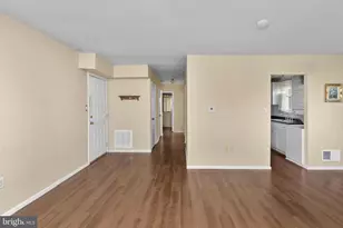 14 Florence Tollgate, Florence, NJ 08518 - Photo 3