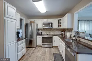 32 Finchley Ct, Southampton, NJ 08088 - Photo 1