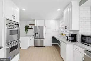 302 W Henry St, Palmyra, NJ 08065 - Photo 13