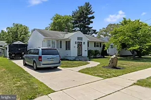 302 W Henry St, Palmyra, NJ 08065 - Photo 3