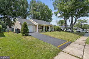 29 Executive Ln, Willingboro, NJ 08046 - Photo 3
