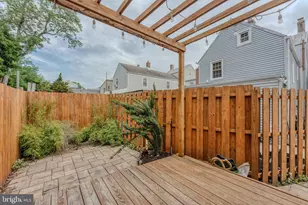 365 Prince St, Bordentown, NJ 08505 - Photo 17