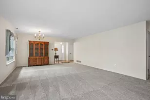 929 Larkspur Pl S, Mount Laurel, NJ 08054 - Photo 3