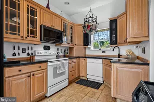 308 Lilac Ln, Delanco, NJ 08075 - Photo 11