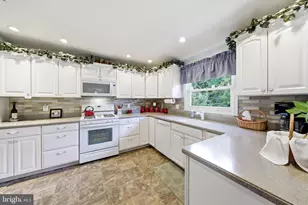 2 Carriage Ln, Marlton, NJ 08053 - Photo 7