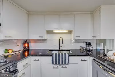 415 Prince Street, Bordentown, NJ 08505 - Photo 9