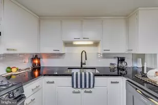 415 Prince St, Bordentown, NJ 08505 - Photo 9