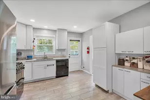 177 Ramblewood Pkwy, Mount Laurel, NJ 08054 - Photo 9