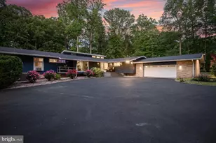 8 Bloomer Dr, Burlington, NJ 08016 - Photo 1