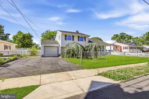 14 Lancaster Dr, Burlington, NJ 08016 - Photo 3