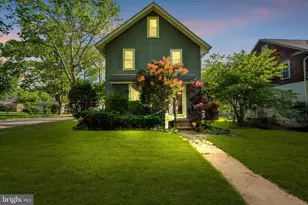 817 Washington Ave, Palmyra, NJ 08065 - Photo 1