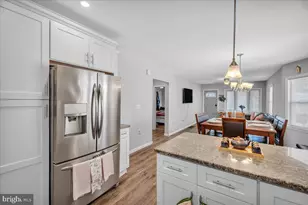 315 N Forklanding Rd, Maple Shade, NJ 08052 - Photo 9