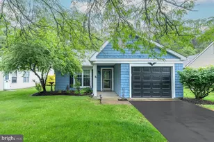 877 Westminster Dr N, Southampton, NJ 08088 - Photo 1